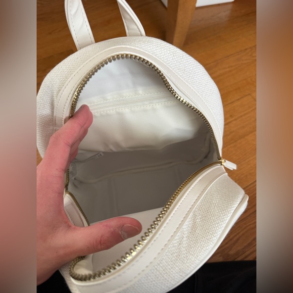 Disney Winnie the Pooh Cream White Canvas Backpack NWT - Picture 3 of 5